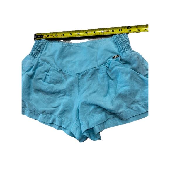 Bebe Women’s Size S/P Mini Shorts Linen Blend Ruched Waist Gold Hardware Y2K - Picture 4 of 9